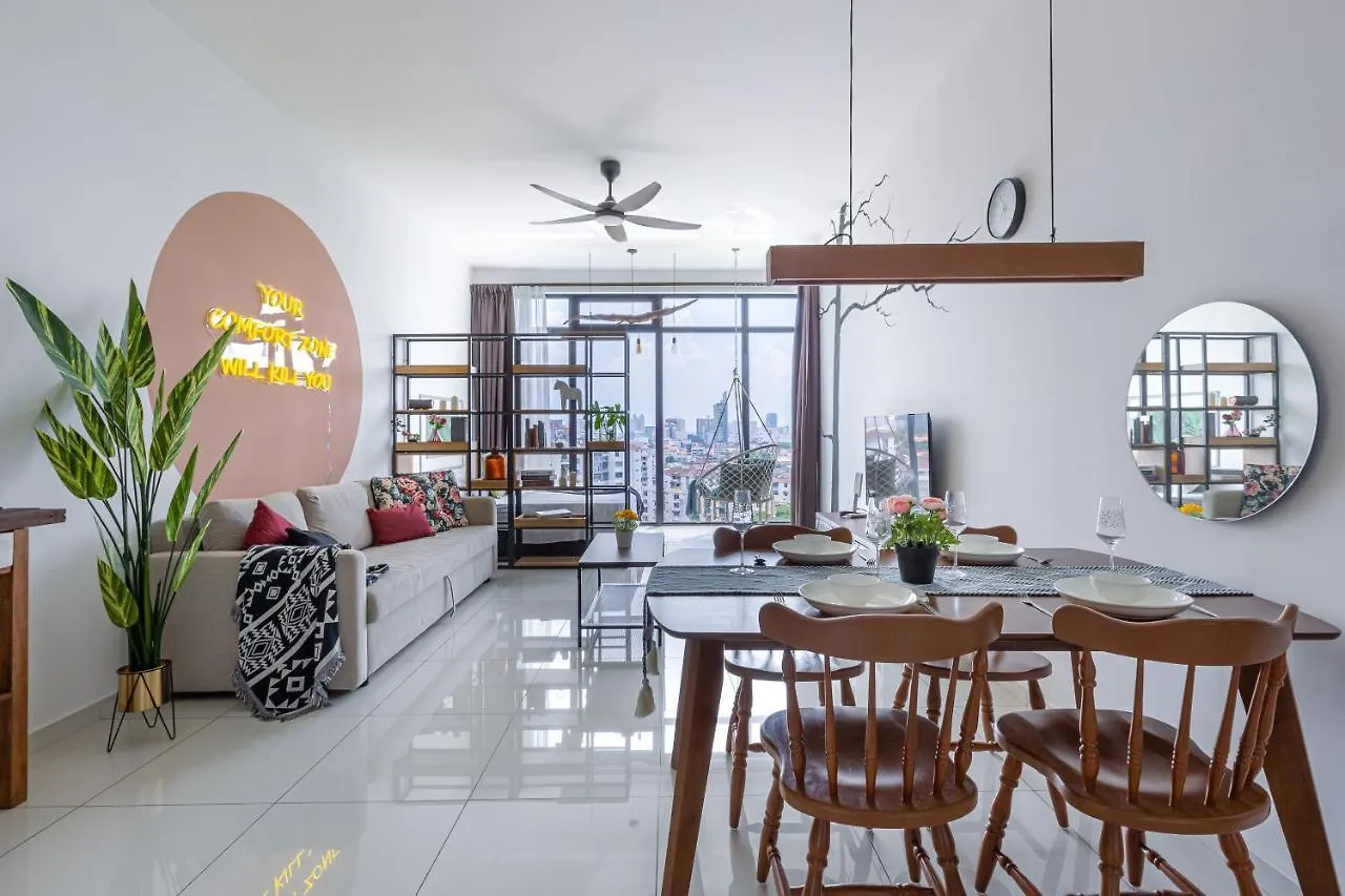 Beacon Executive Suites George Town Apartment