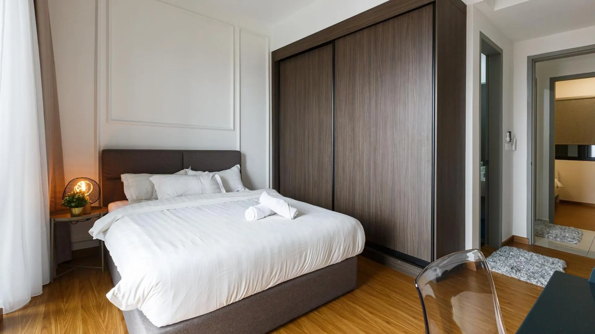 Apartment Beacon Executive Suites George Town